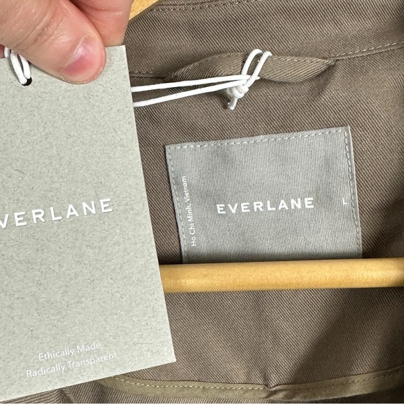NWT Everlane The Drape Trench Coat Tan Beige Minimalist Size Large Jacket NEW L - Picture 6 of 14